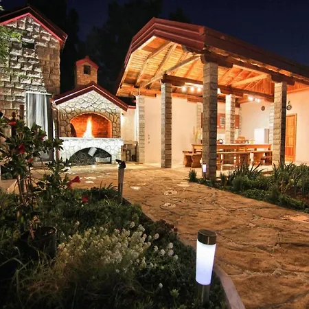 Large With Private Pool And Garden Holiday home *