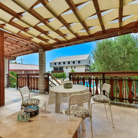 Large With Private Pool And Garden * Polaca