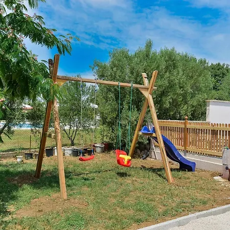 With Private Pool And Garden Prázdninový dům *