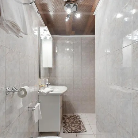 Holiday home Large With Private Pool And Garden