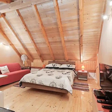 Holiday home With Private Pool And Garden Polaca